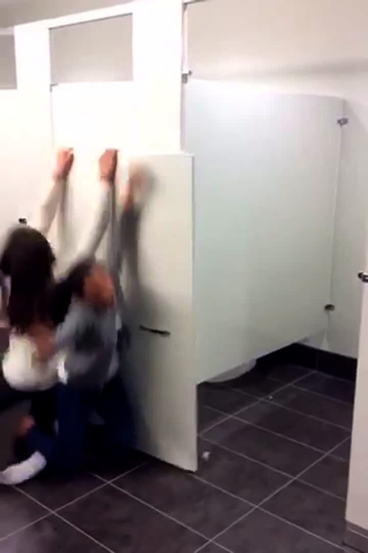 Video thumbnail showing: Two teenage girls singing \